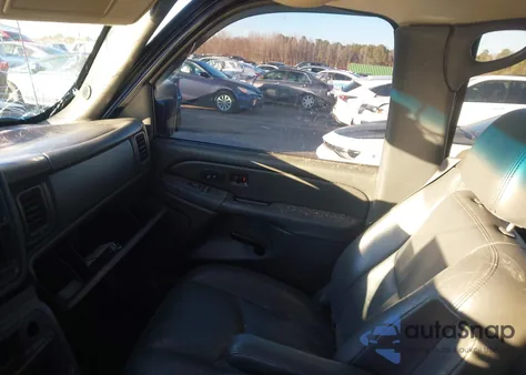 2004 Chevrolet Avalanche 2500 из США, поврежденный, VIN 3GNGK22G64G309401